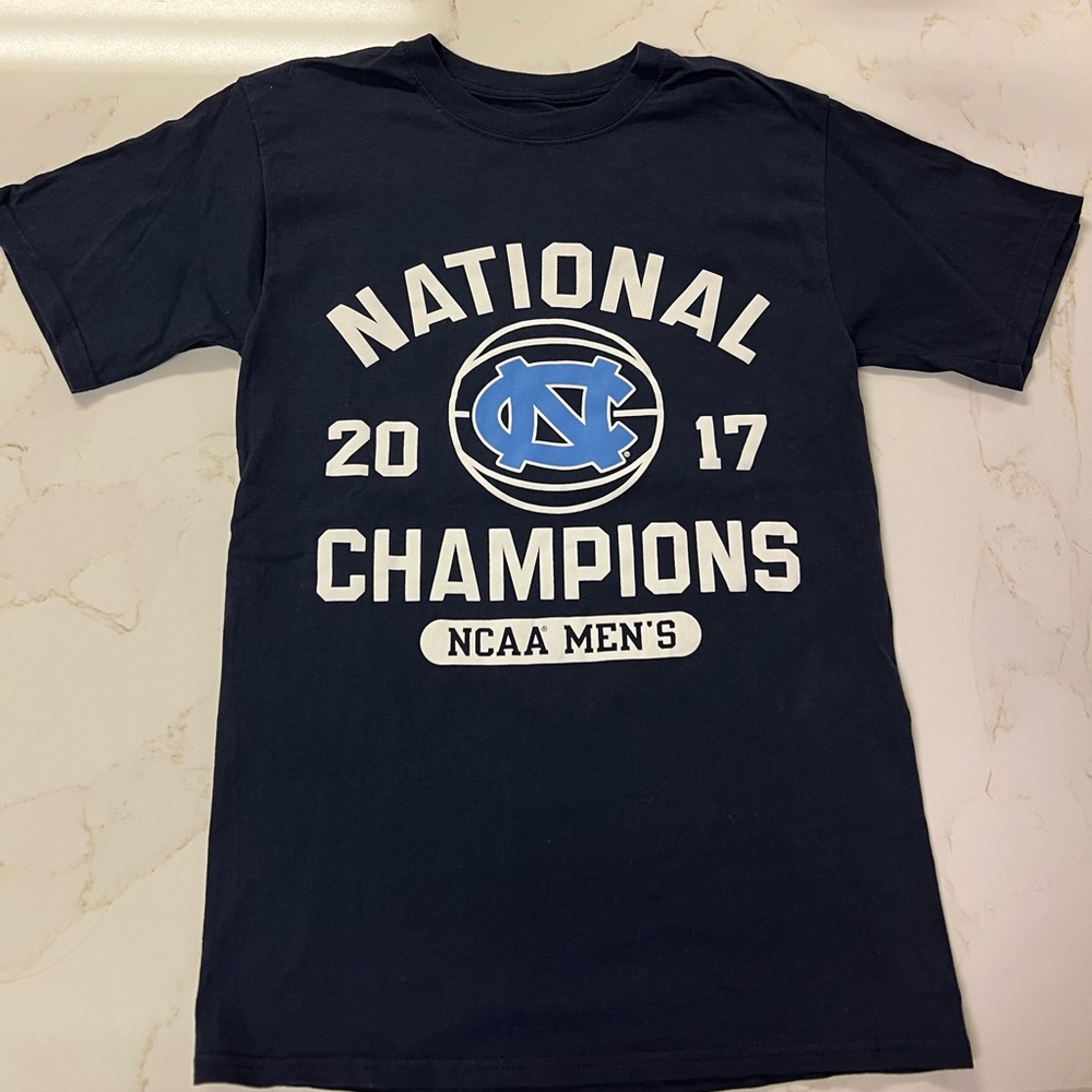 UNC Chapel Hill Tarheels T-Shirt Size Sml NCAA 2017 Championship Navy Champion